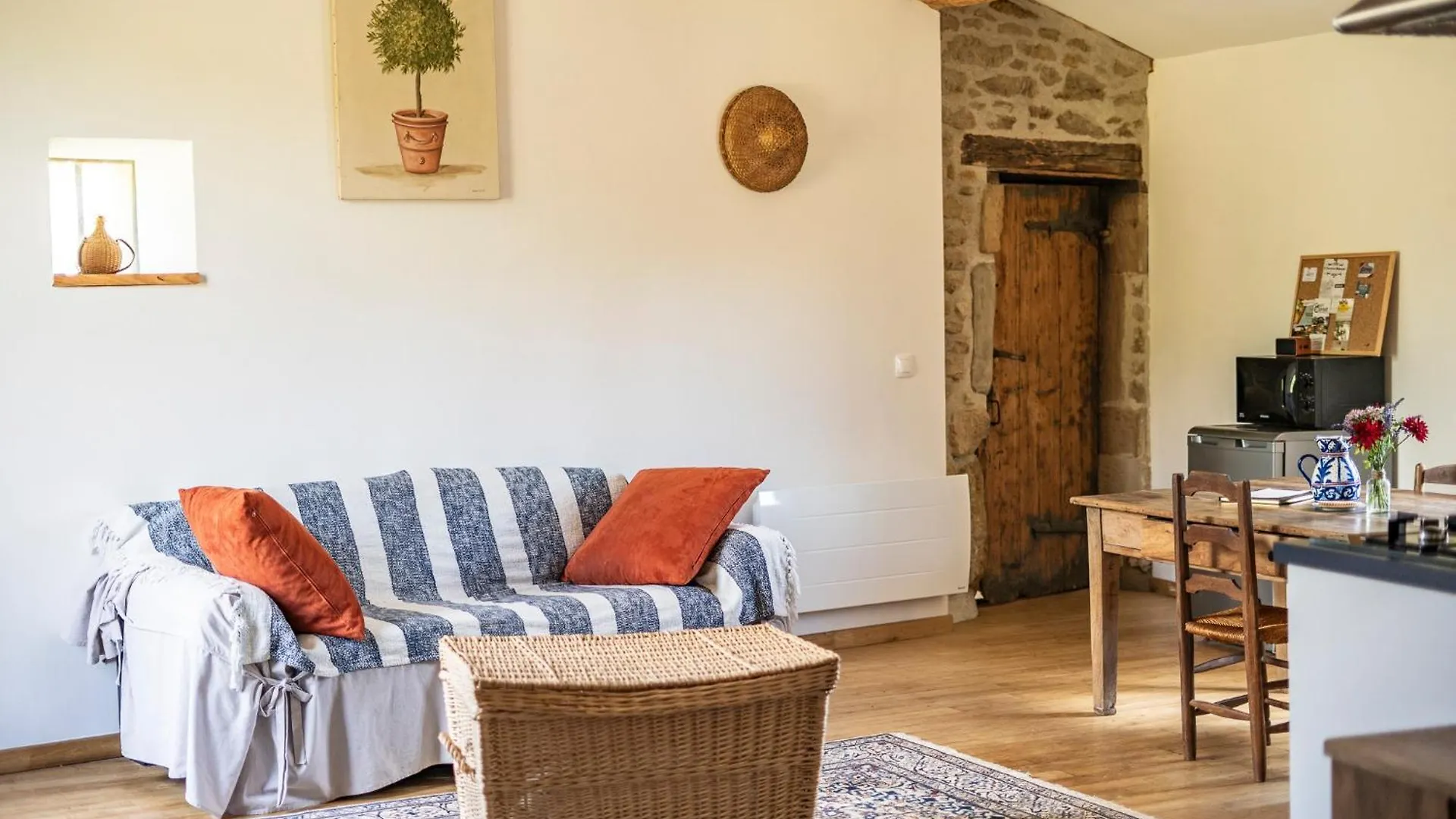Holiday home Le Moulin Du Riousset Villa Montvendre France